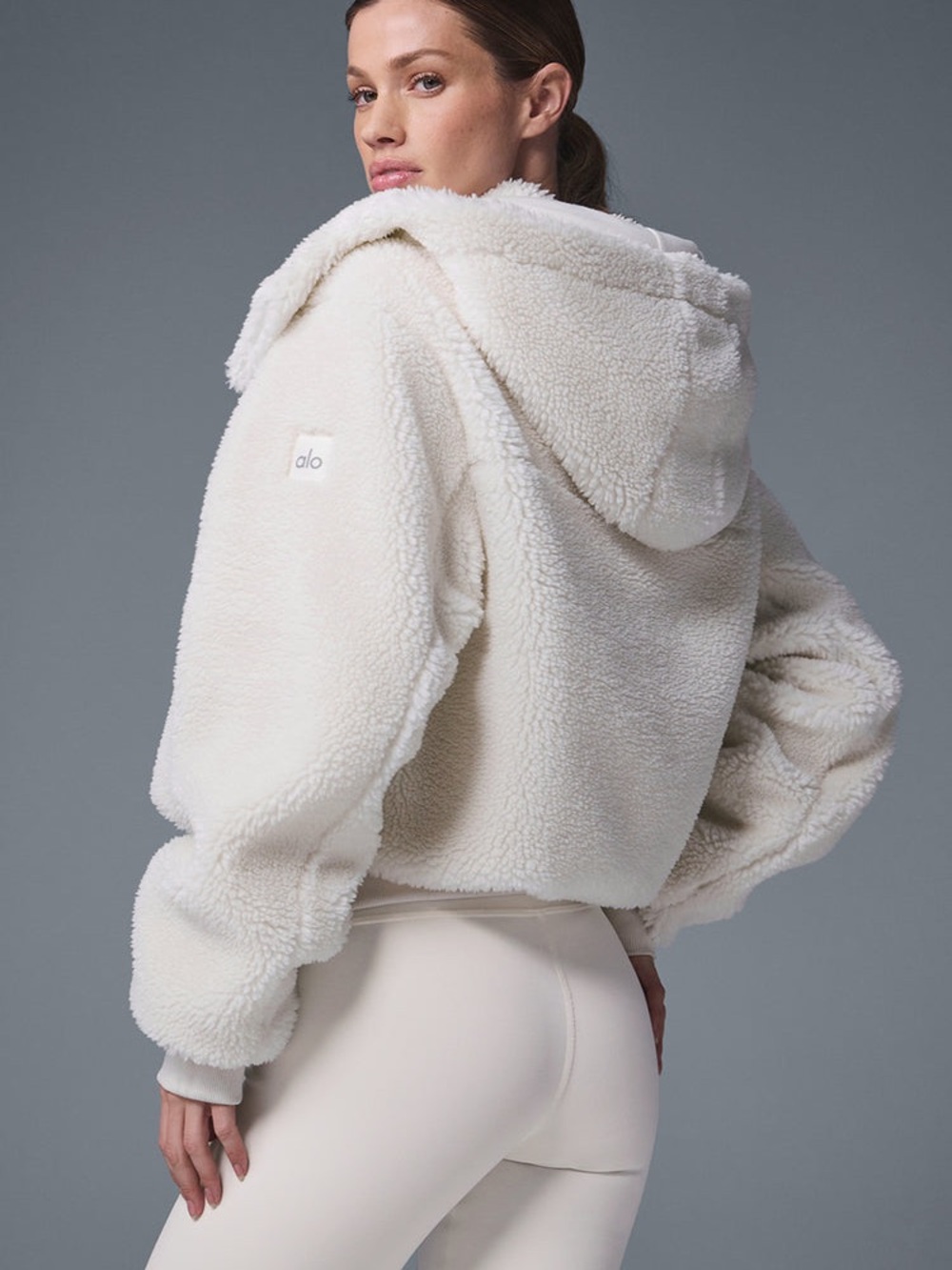 ALO Yoga Cream Sherpa Zip-Up Teddy Jacket - Picture 2 of 6